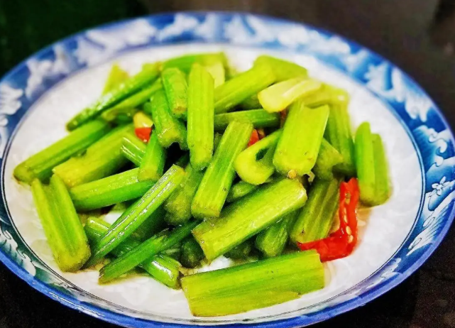 炒芹菜做法 炒芹菜做法