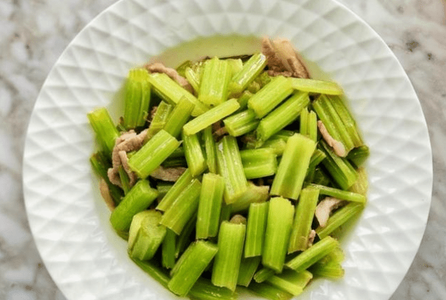炒芹菜 炒芹菜