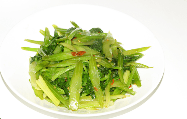 炒芹菜需要焯水嗎 炒芹菜需要焯水嗎
