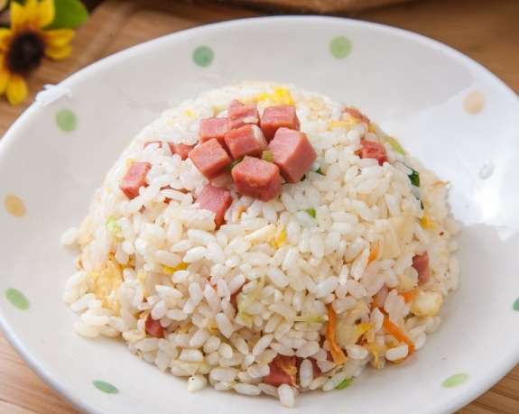 火腿蛋炒飯食譜 火腿蛋炒飯食譜